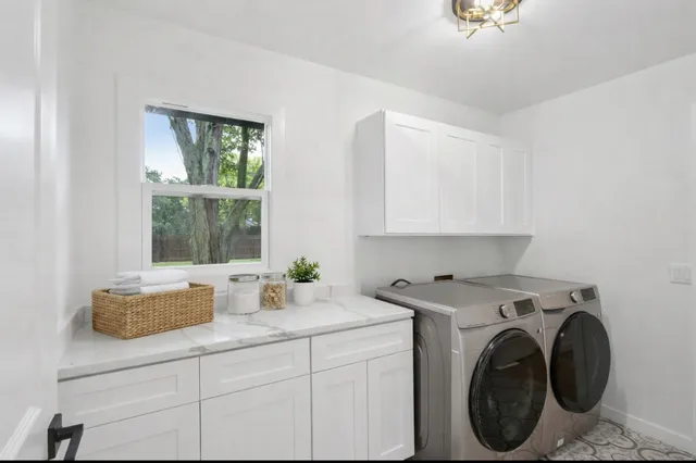 $445,000 | 23 Oaklawn Avenue, Yorkville, IL 60560