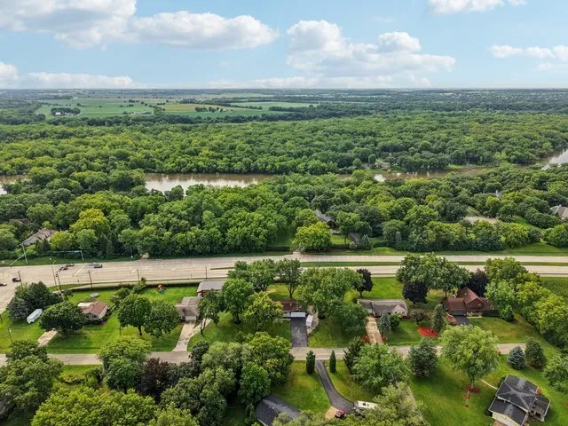 $445,000 | 23 Oaklawn Avenue, Yorkville, IL 60560