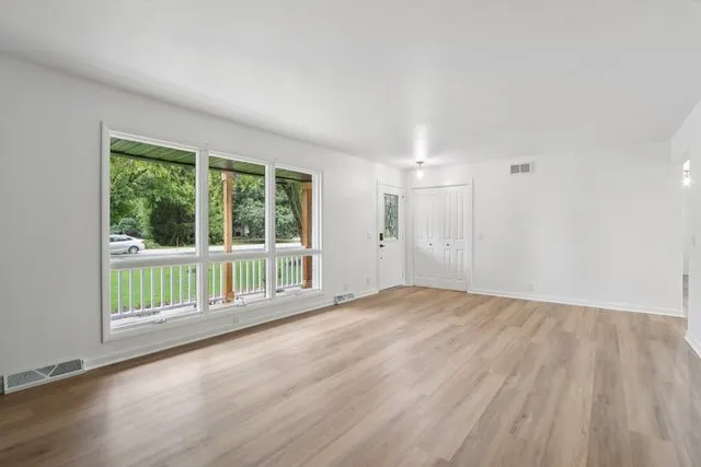 $445,000 | 23 Oaklawn Avenue, Yorkville, IL 60560