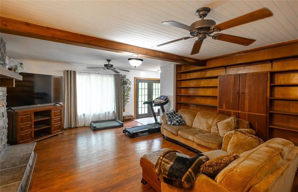 28784 East 1300th Road Garnett, KS 66032 - Photo 5 of 39