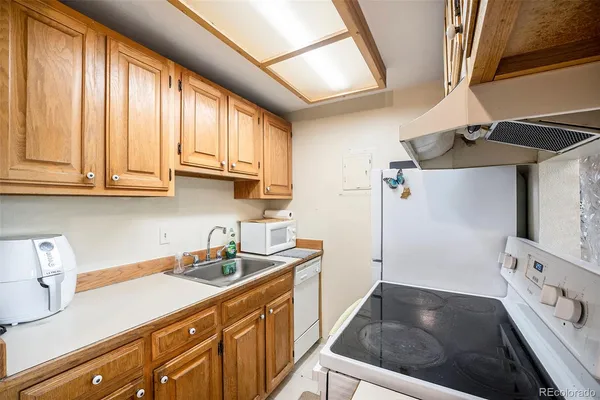 $319,900 | 2205 Arapahoe Avenue, Unit 8, Boulder, CO 80302