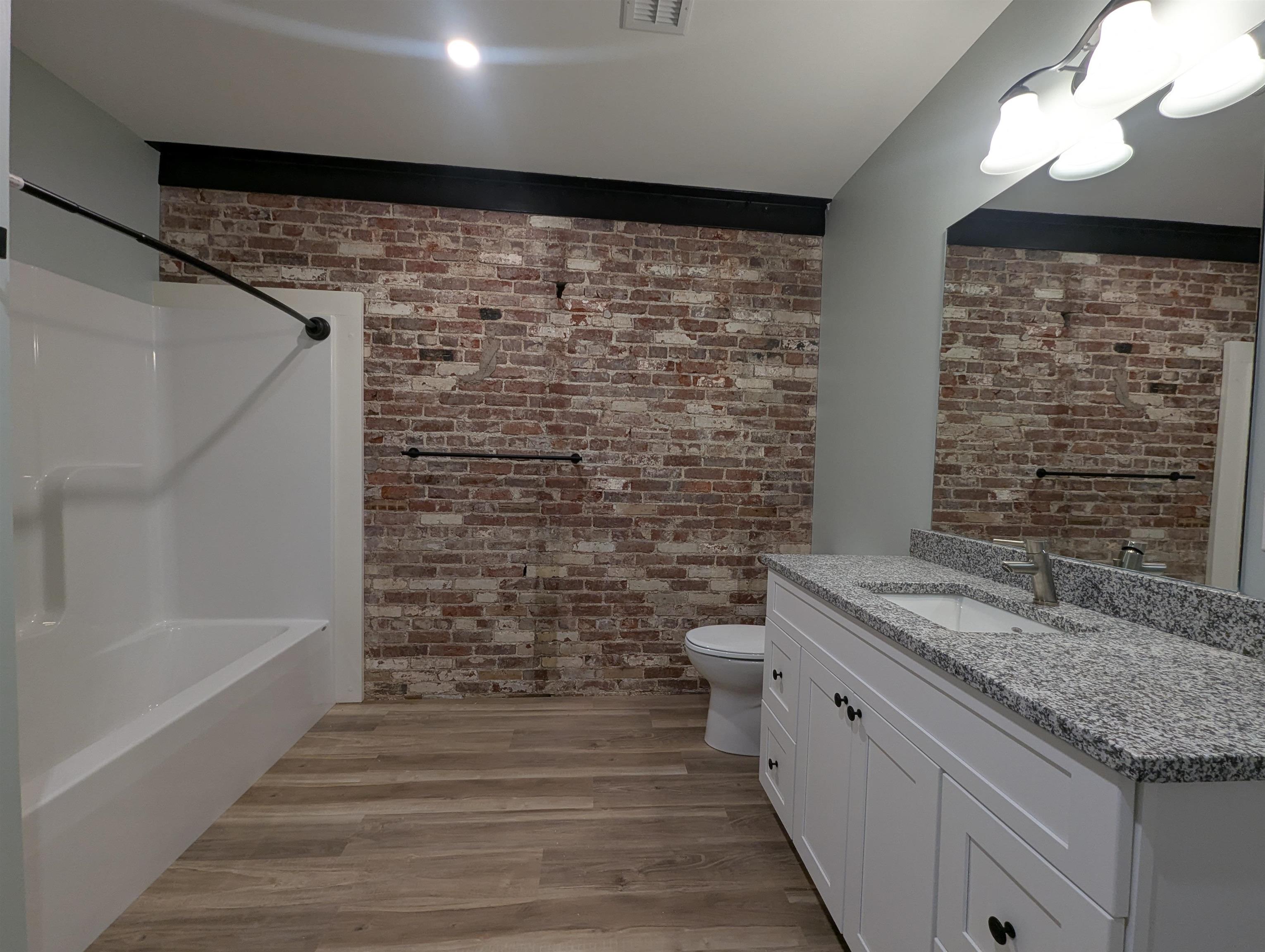 22 South Main Street, Unit 202 Rochester, NH 03867 - Photo 12 of 35