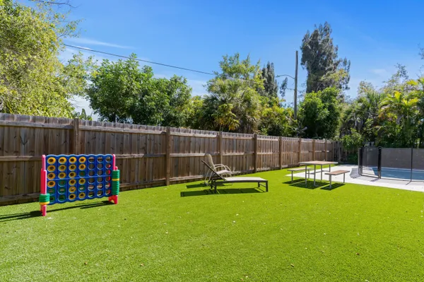 $6,500 | 486 Northwest 1st Street, Boca Raton, FL 33432