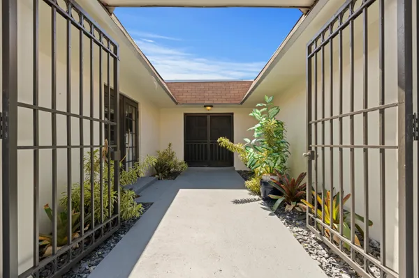 $6,500 | 486 Northwest 1st Street, Boca Raton, FL 33432