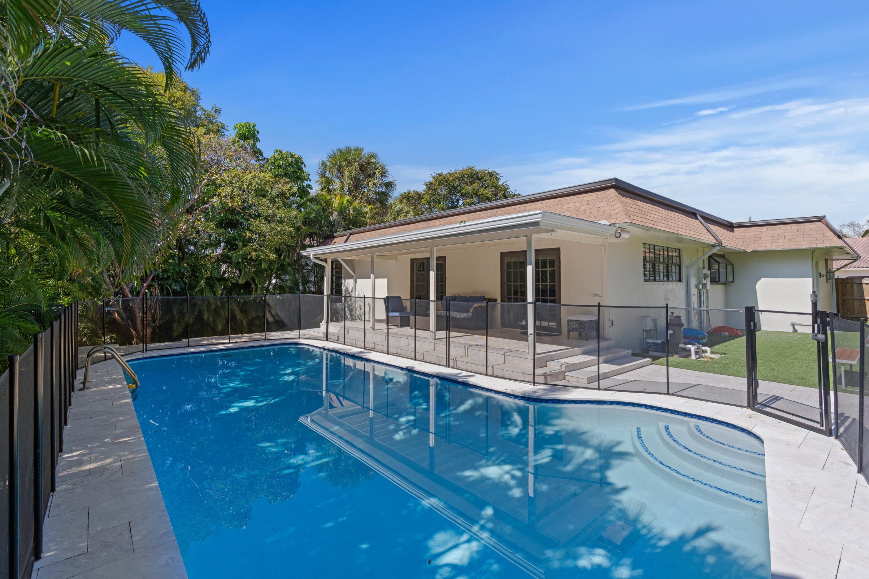 486 Northwest 1st Street Boca Raton, FL 33432 - Photo 3 of 48 Pool & Patio