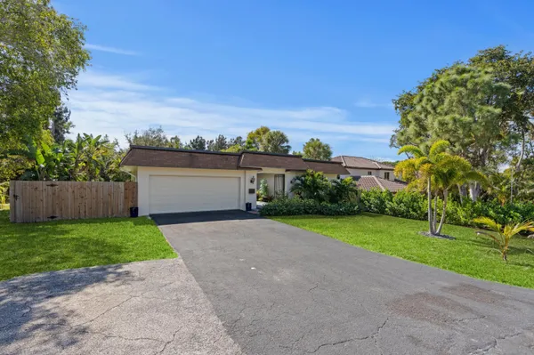 $6,500 | 486 Northwest 1st Street, Boca Raton, FL 33432