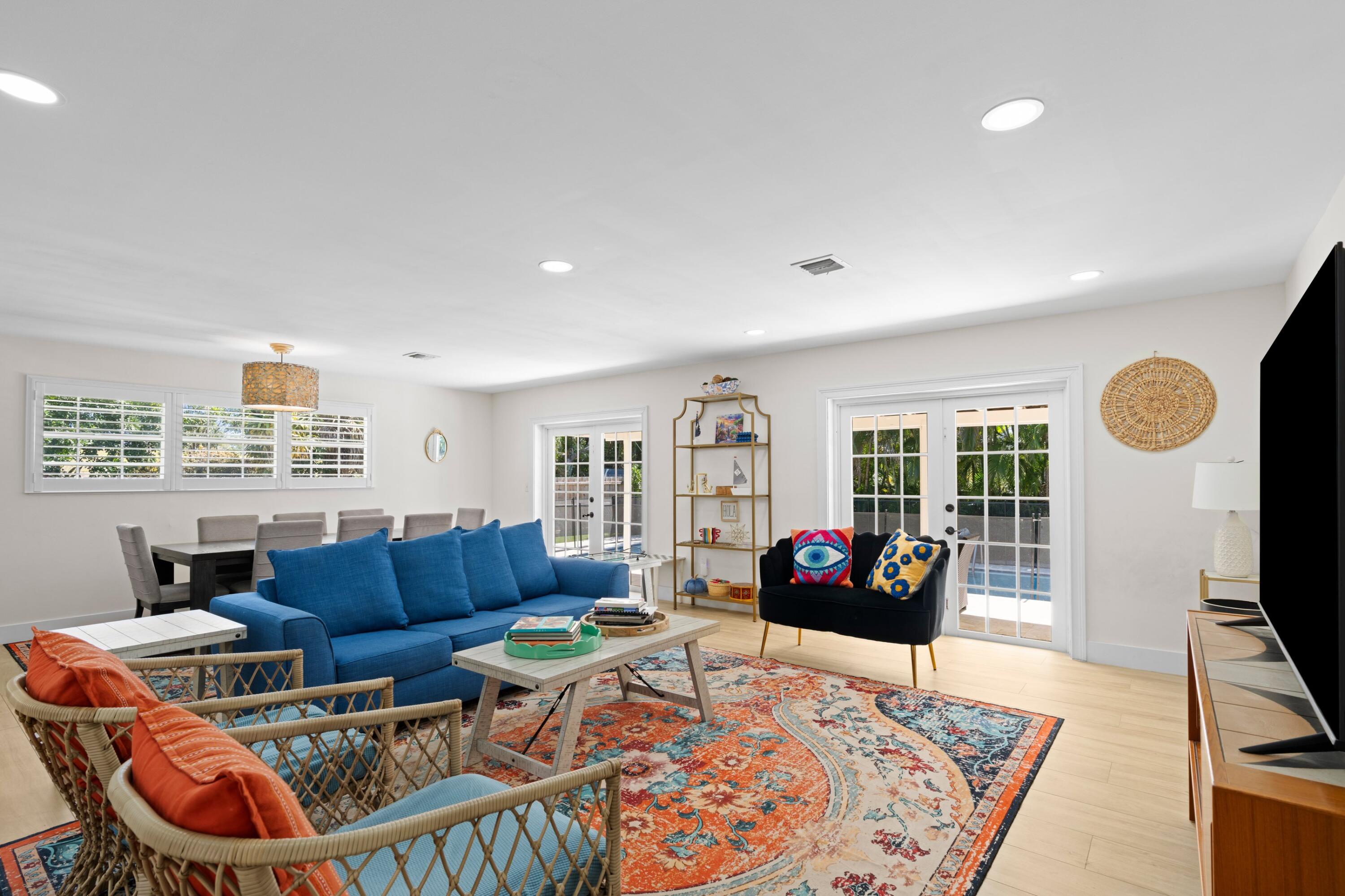 486 Northwest 1st Street Boca Raton, FL 33432 - Photo 6 of 48 Living Room