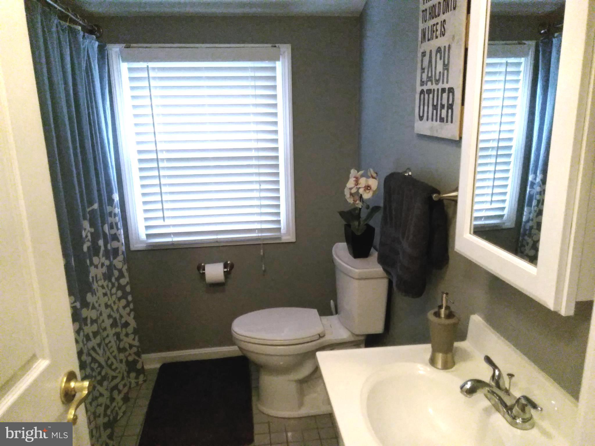 1806 Ridgewick Road Glen Burnie, MD 21061 - Photo 15 of 25 Upper Level Full Bath