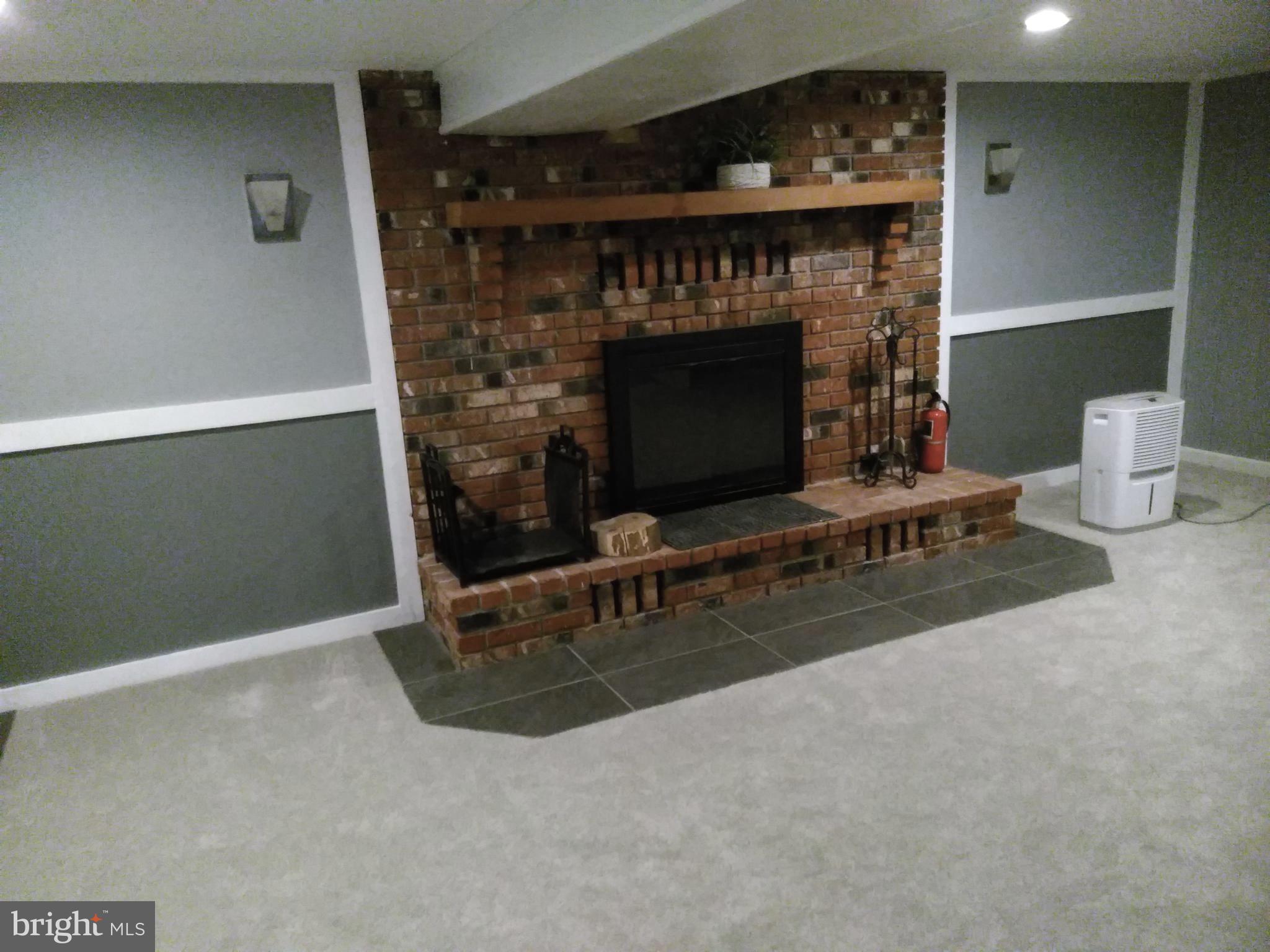 1806 Ridgewick Road Glen Burnie, MD 21061 - Photo 17 of 25 Family Room New Carpet & Tile Flooring