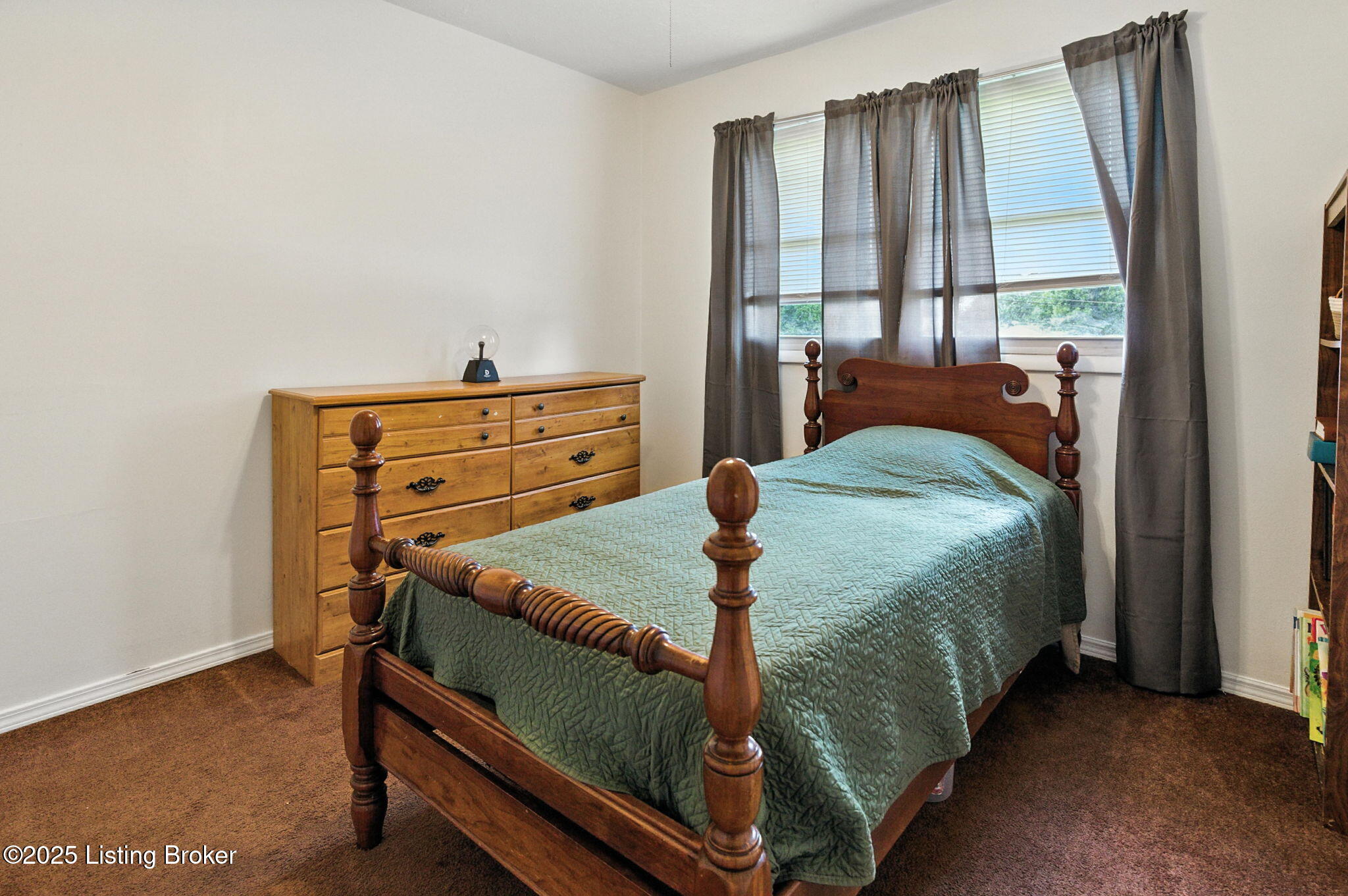 254 Glenview Road Louisville, KY 40229 - Photo 19 of 40 254 Glenview Rd-26