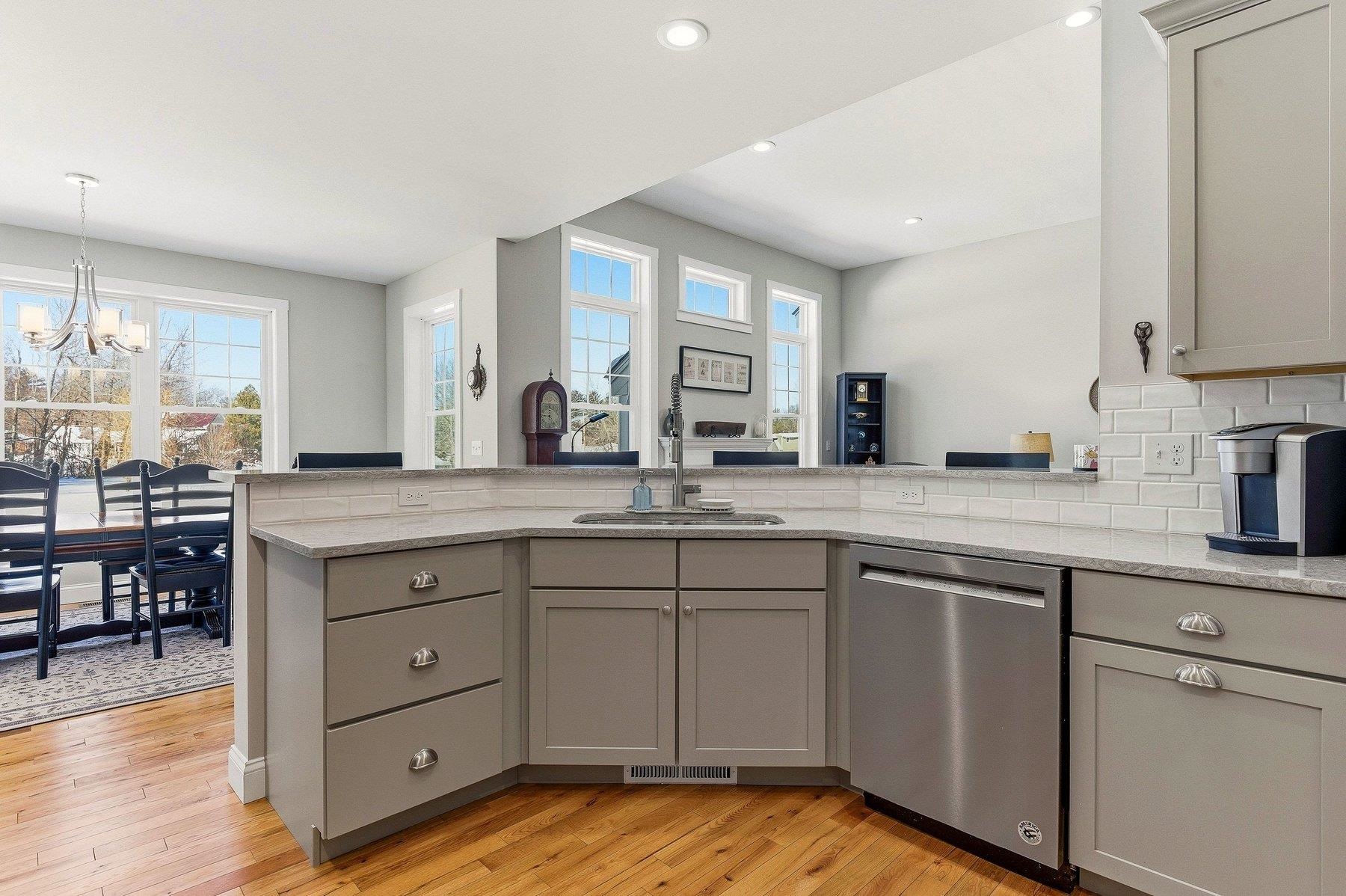 8 Thistle Way Exeter, NH 03833 - Photo 13 of 50