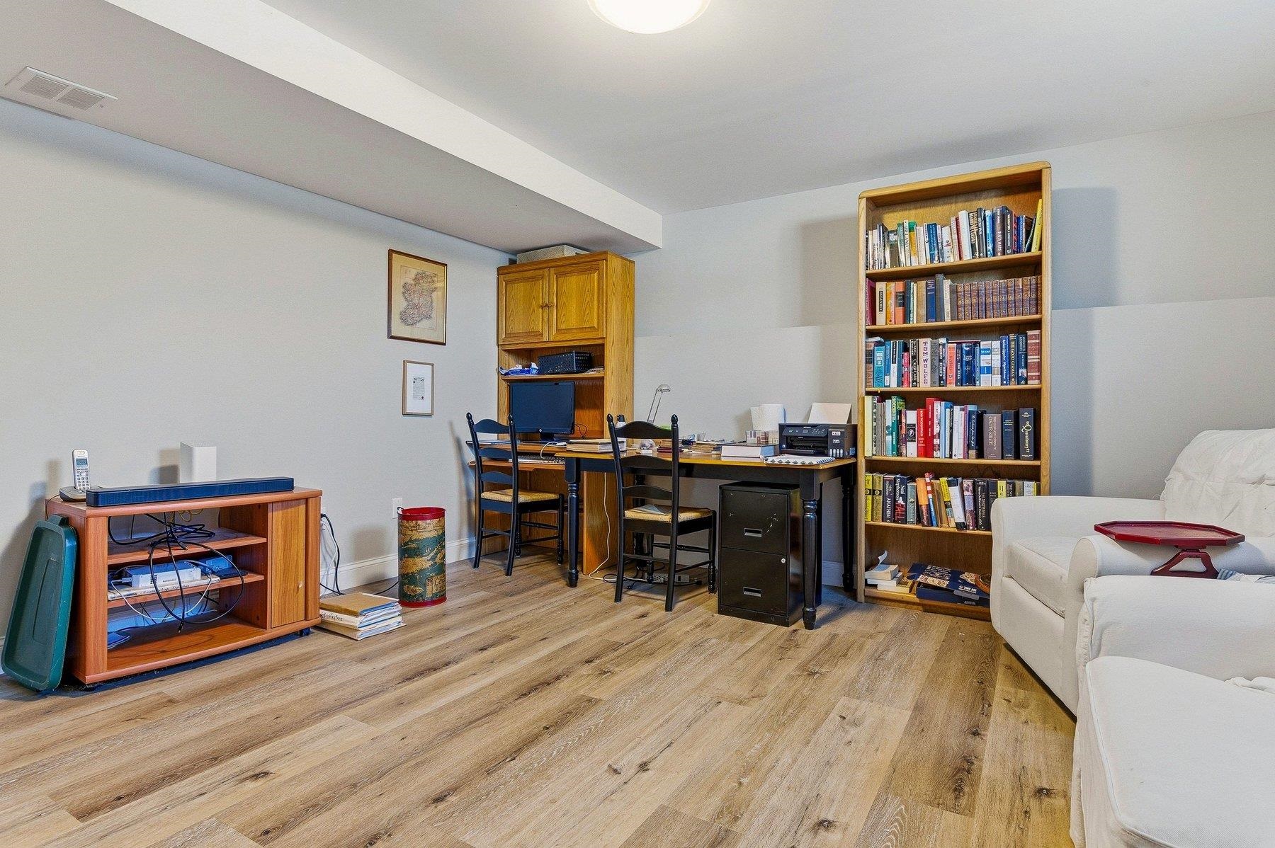 8 Thistle Way Exeter, NH 03833 - Photo 39 of 50