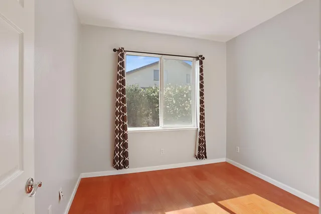 a view of empty room with window