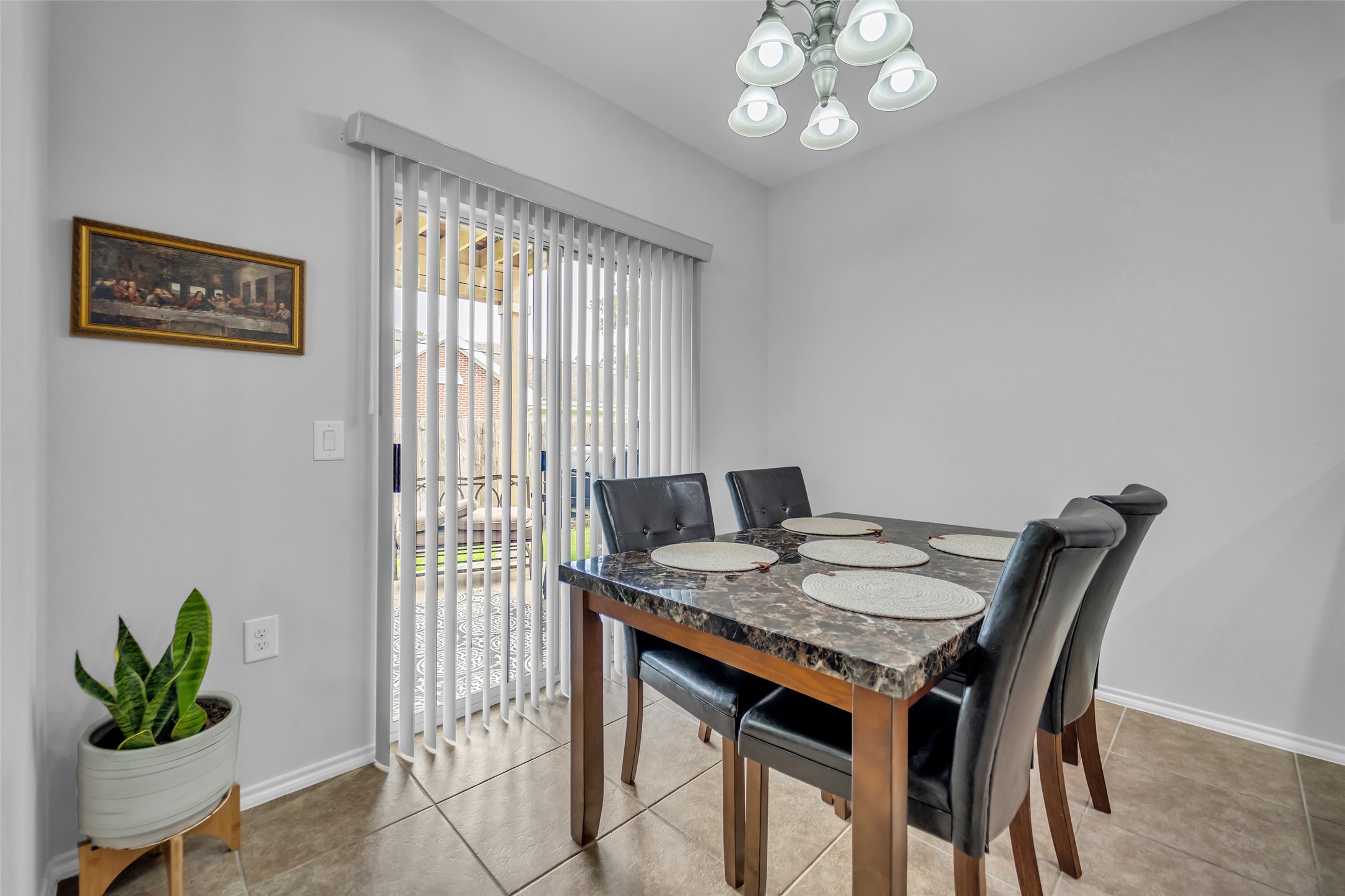 13600 Breton Ridge Street, Unit 20A Houston, TX 77070 - Photo 12 of 25 Plenty of space around the dining table area