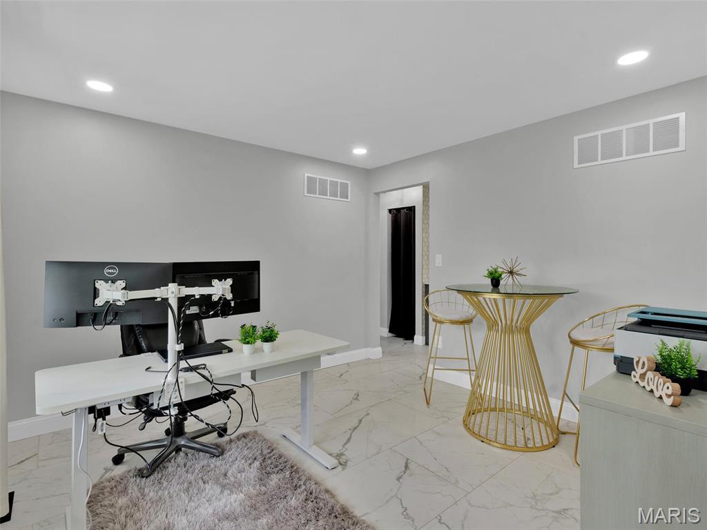 137 Inglenook Court St. Charles, MO 63304 - Photo 10 of 25