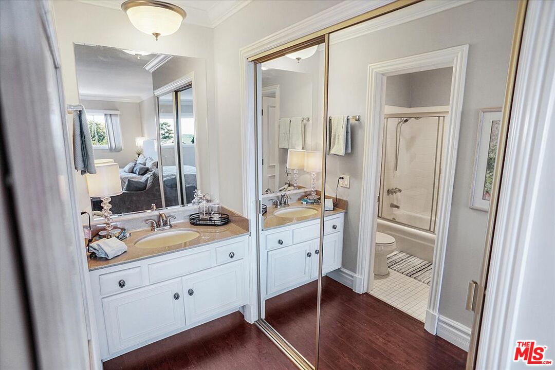 2345 Roscomare Road, Unit 405 Los Angeles, CA 90077 - Photo 11 of 17 Gallery Image 11