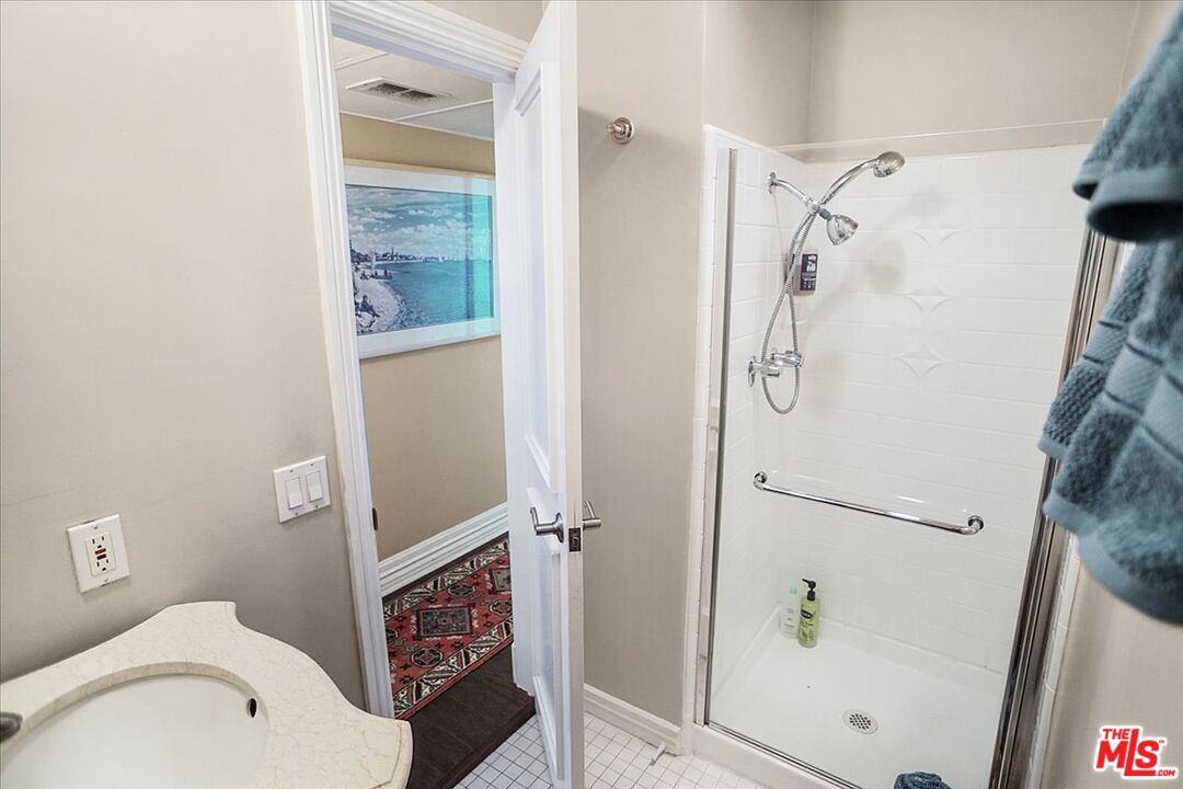 2345 Roscomare Road, Unit 405 Los Angeles, CA 90077 - Photo 15 of 17 Gallery Image 15