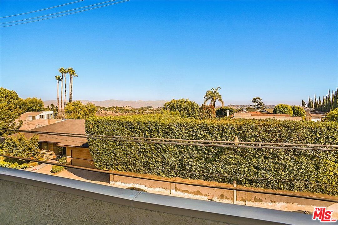 2345 Roscomare Road, Unit 405 Los Angeles, CA 90077 - Photo 17 of 17 Gallery Image 17