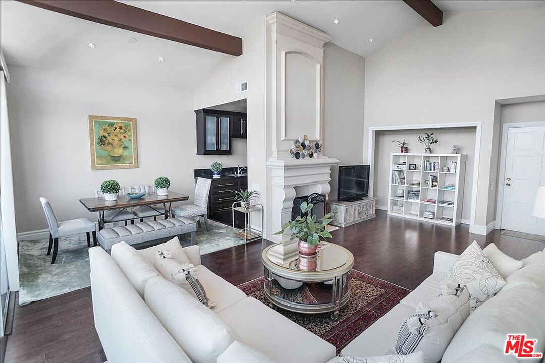 2345 Roscomare Road, Unit 405 Los Angeles, CA 90077 - Photo 4 of 17 Gallery Image 4