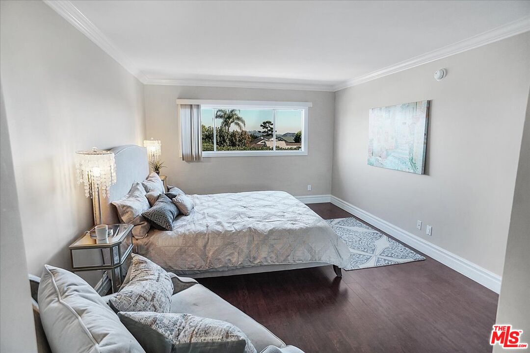 2345 Roscomare Road, Unit 405 Los Angeles, CA 90077 - Photo 9 of 17 Gallery Image 9