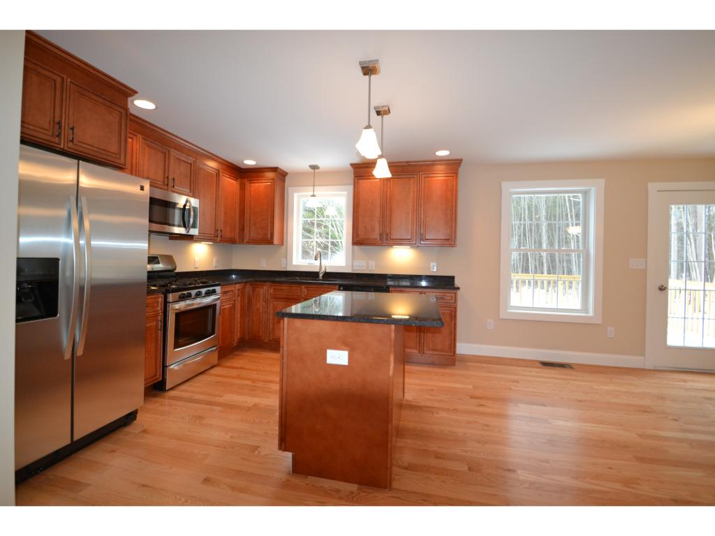 35 A Wilson Road Kittery, ME 03904 - Photo 5 of 31 Gallery Image 5