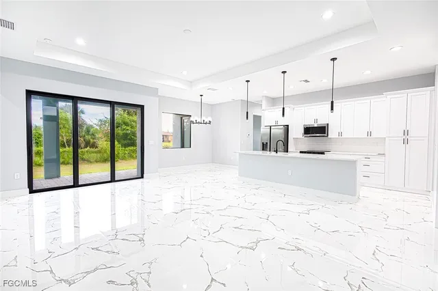 $400,000 | 821 Atherton Avenue, Lehigh Acres, FL 33971