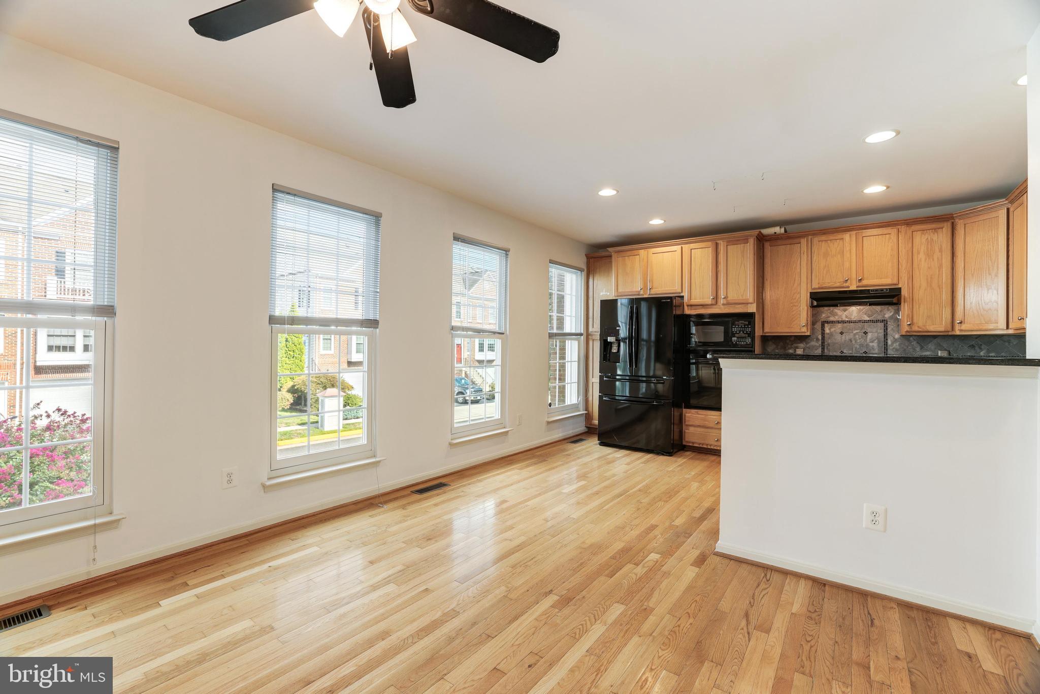 26105 Nimbleton Square Chantilly, VA 20152 - Photo 14 of 55