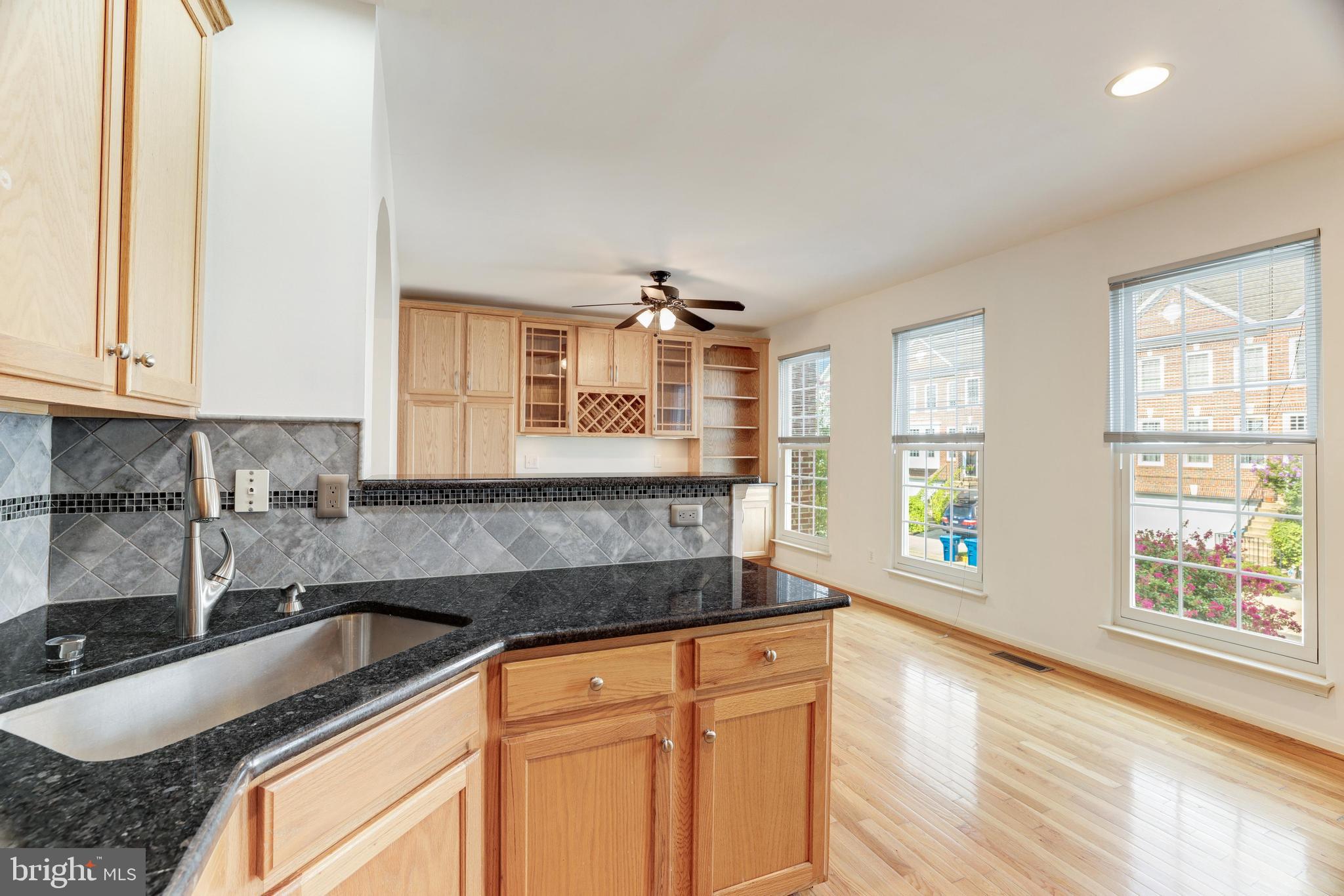 26105 Nimbleton Square Chantilly, VA 20152 - Photo 20 of 55