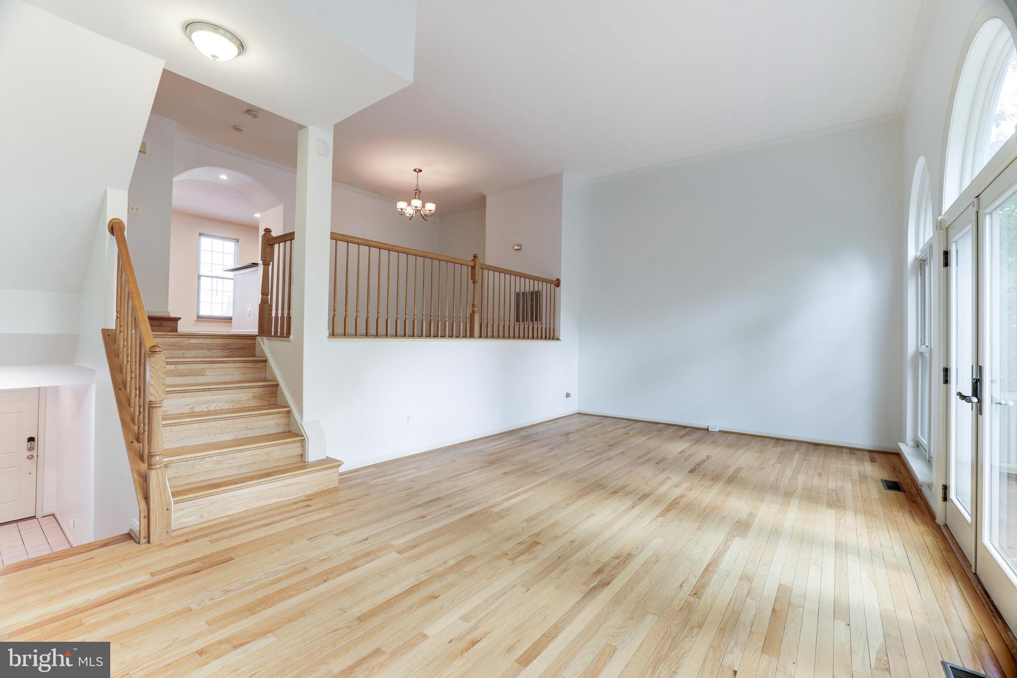 26105 Nimbleton Square Chantilly, VA 20152 - Photo 6 of 55