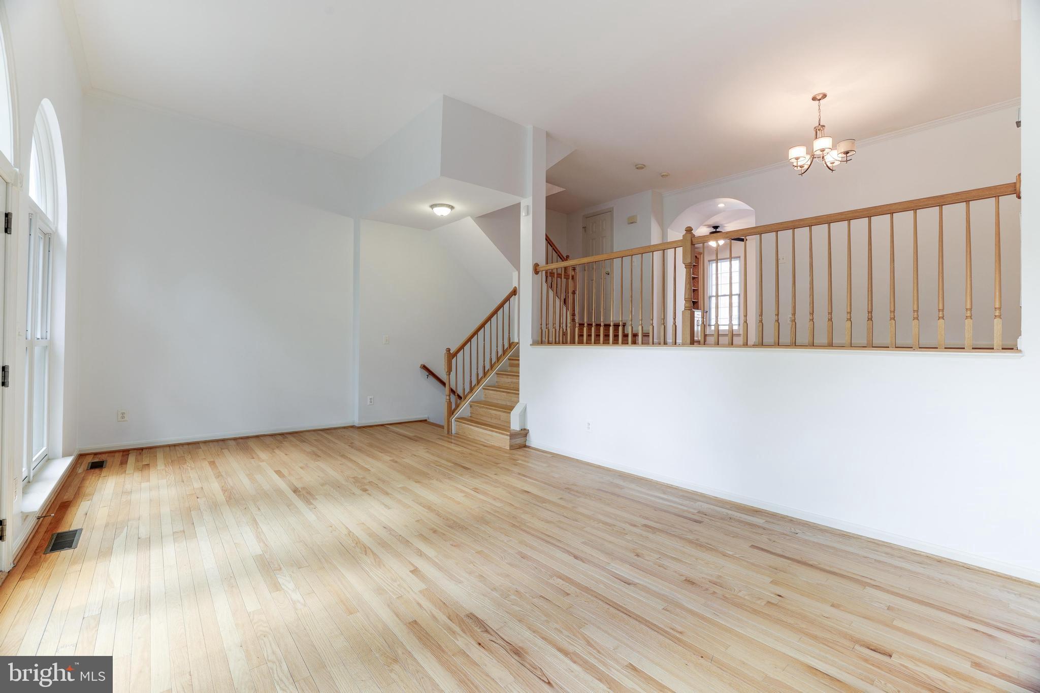 26105 Nimbleton Square Chantilly, VA 20152 - Photo 7 of 55