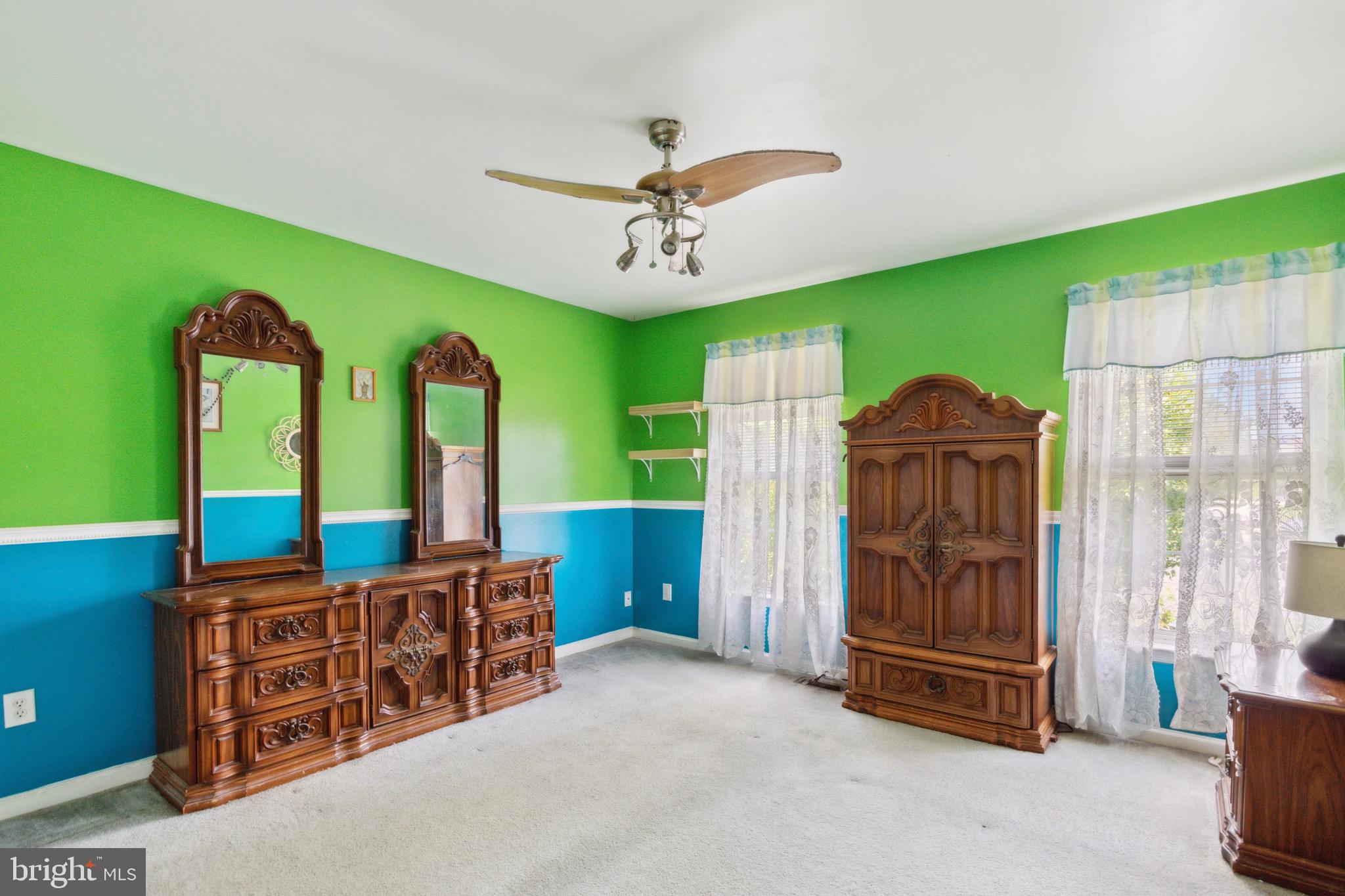 38 Cherry Tree Court Spring City, PA 19475 - Photo 23 of 35 a living room with furniture