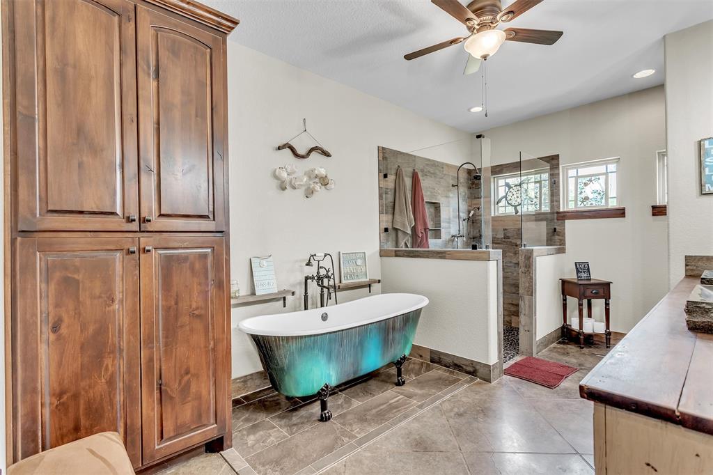 337 County Road 3535 Saltillo, TX 75478 - Photo 19 of 36