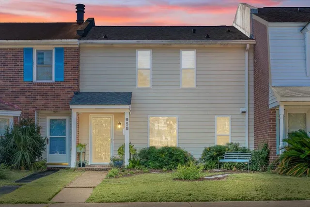 $515,000 | 958 Fowler Court, Mount Pleasant, SC 29464