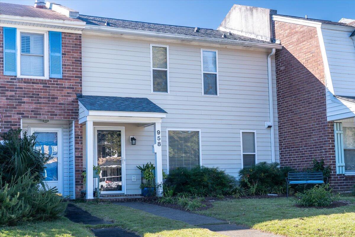 958 Fowler Court Mount Pleasant, SC 29464 - Photo 27 of 33 Front of Home