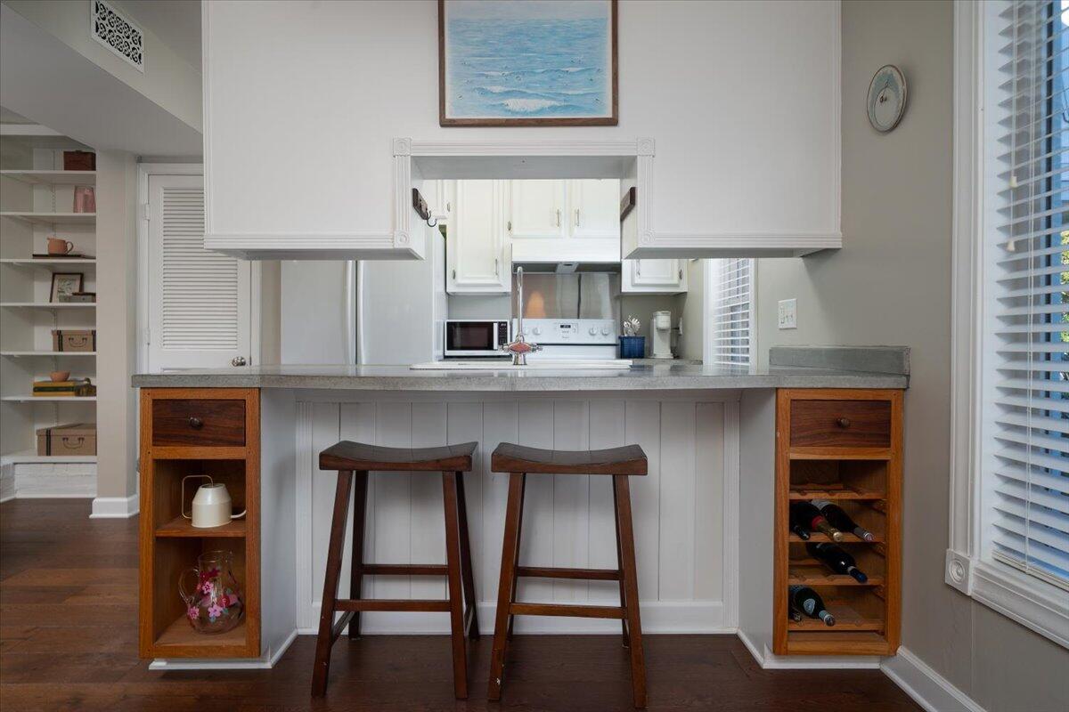 958 Fowler Court Mount Pleasant, SC 29464 - Photo 5 of 33 Kitchen