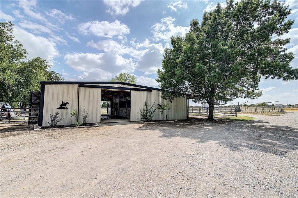 10609 Jackson Road Krum, TX 76249 - Photo 29 of 38