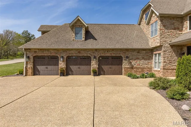 $725,000 | 312 Oak Forest Drive, Jackson, MO 63755