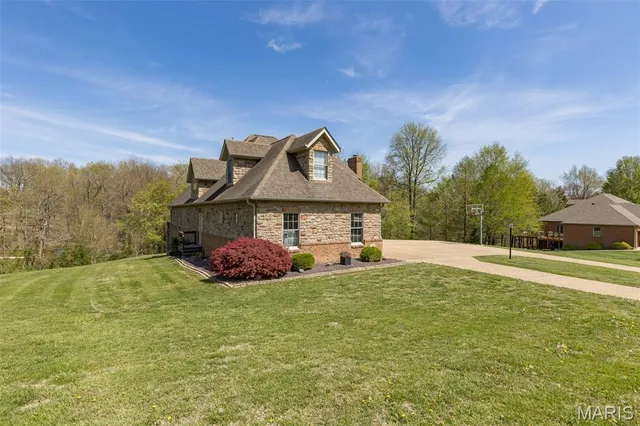$725,000 | 312 Oak Forest Drive, Jackson, MO 63755