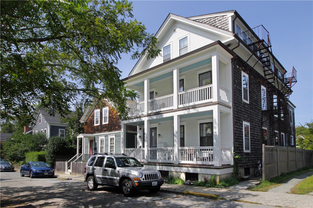 19 Walnut Street Newport, RI 02840 - Photo 1 of 34