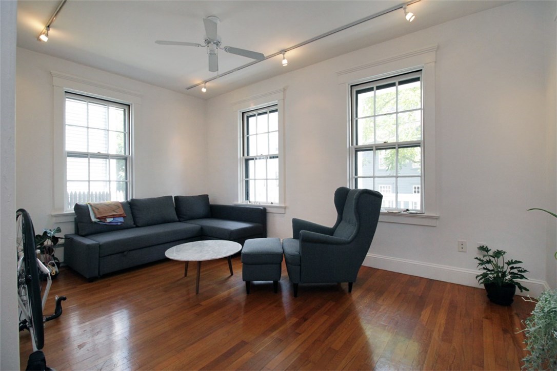 19 Walnut Street Newport, RI 02840 - Photo 11 of 34