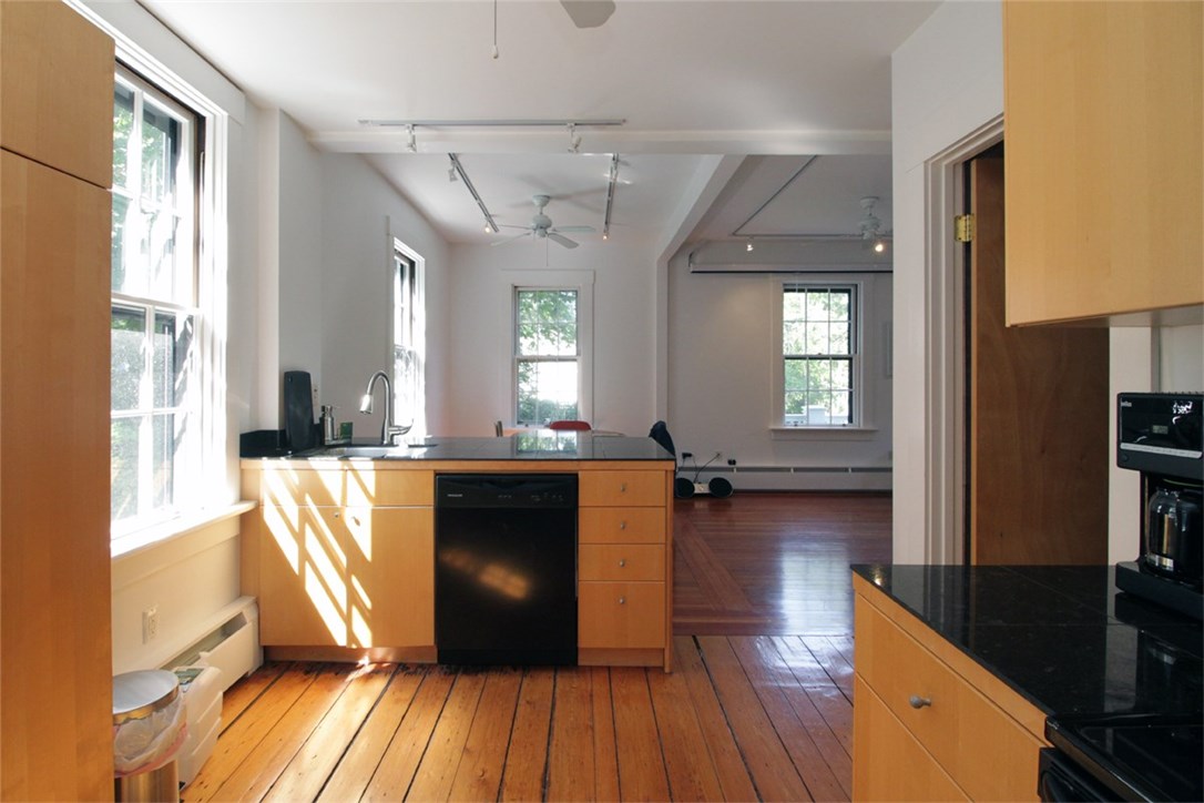19 Walnut Street Newport, RI 02840 - Photo 24 of 34