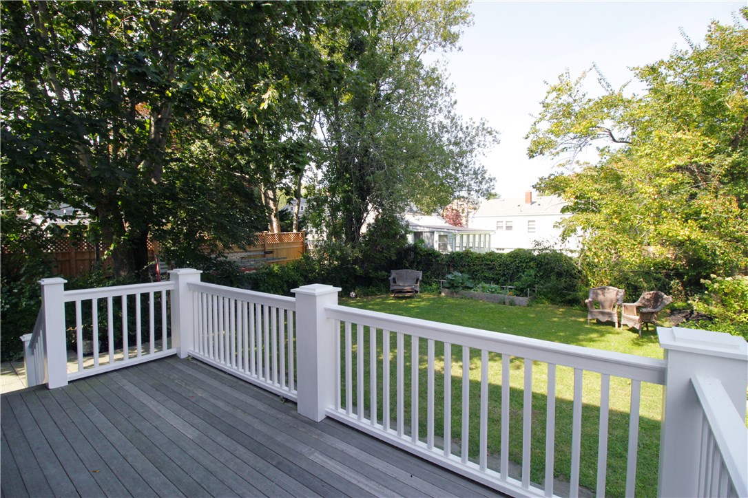 19 Walnut Street Newport, RI 02840 - Photo 3 of 34
