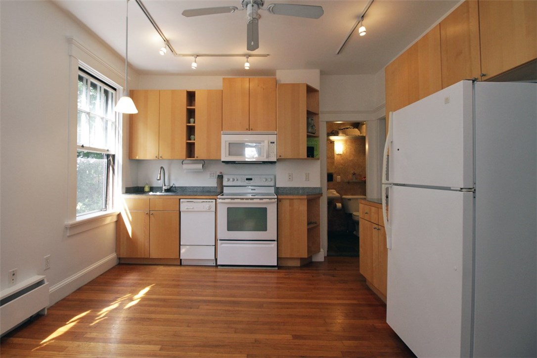 19 Walnut Street Newport, RI 02840 - Photo 8 of 34