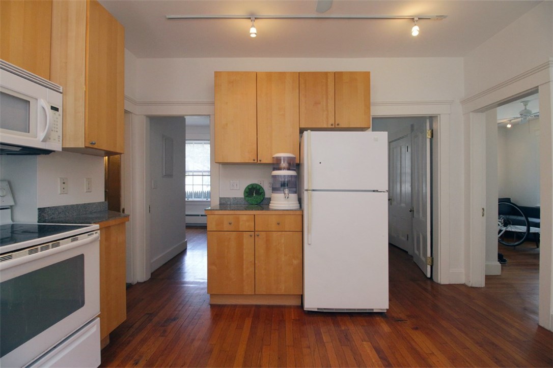 19 Walnut Street Newport, RI 02840 - Photo 9 of 34