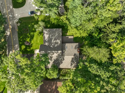 $1,795,000 | 853 Sauganash Drive, Fontana, WI 53125