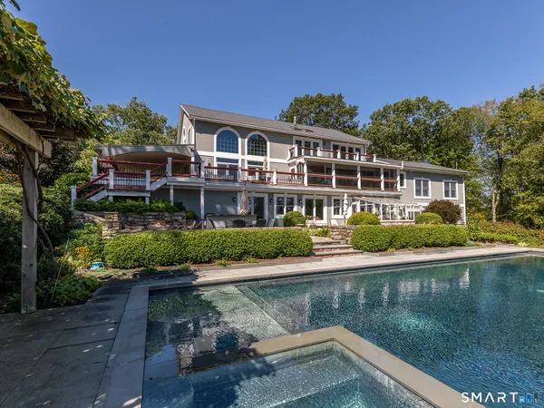 $2,050,000 | 8 Sunrise Lane, Bridgewater, CT 06752
