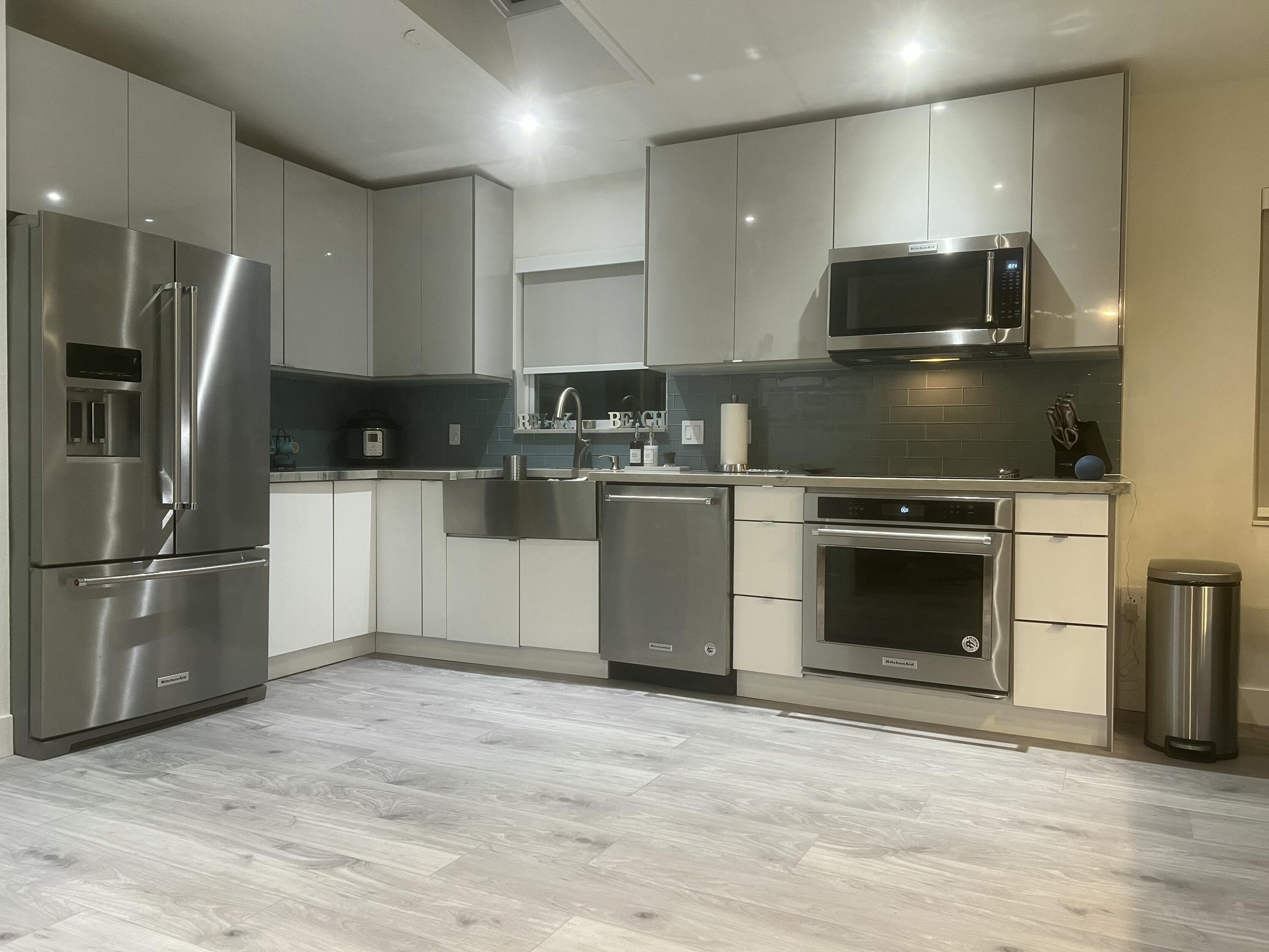 565 95th Street Marathon, FL 33050 - Photo 5 of 15 Beautiful Kitchen