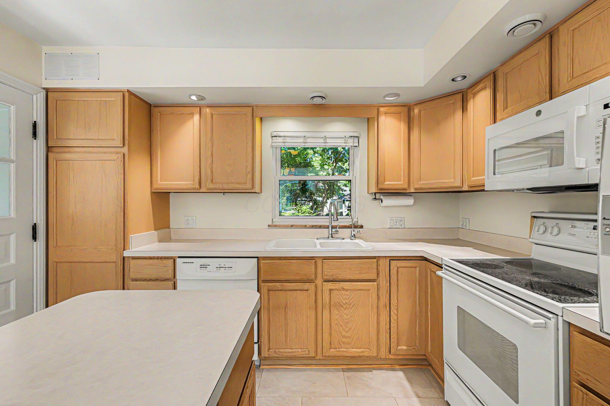 93 North Harding Road Columbus, OH 43209 - Photo 20 of 67