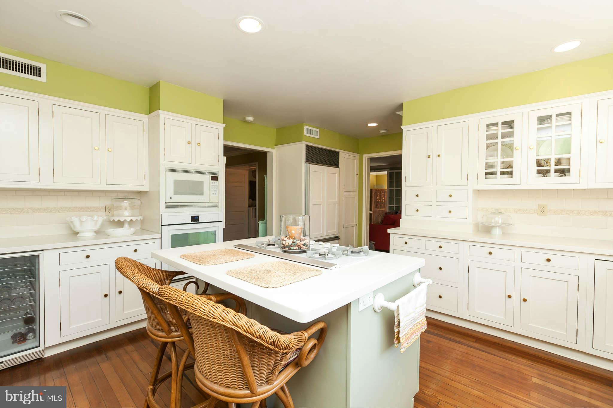 1710 Ruxton Road Towson, MD 21204 - Photo 10 of 30 Kitchen