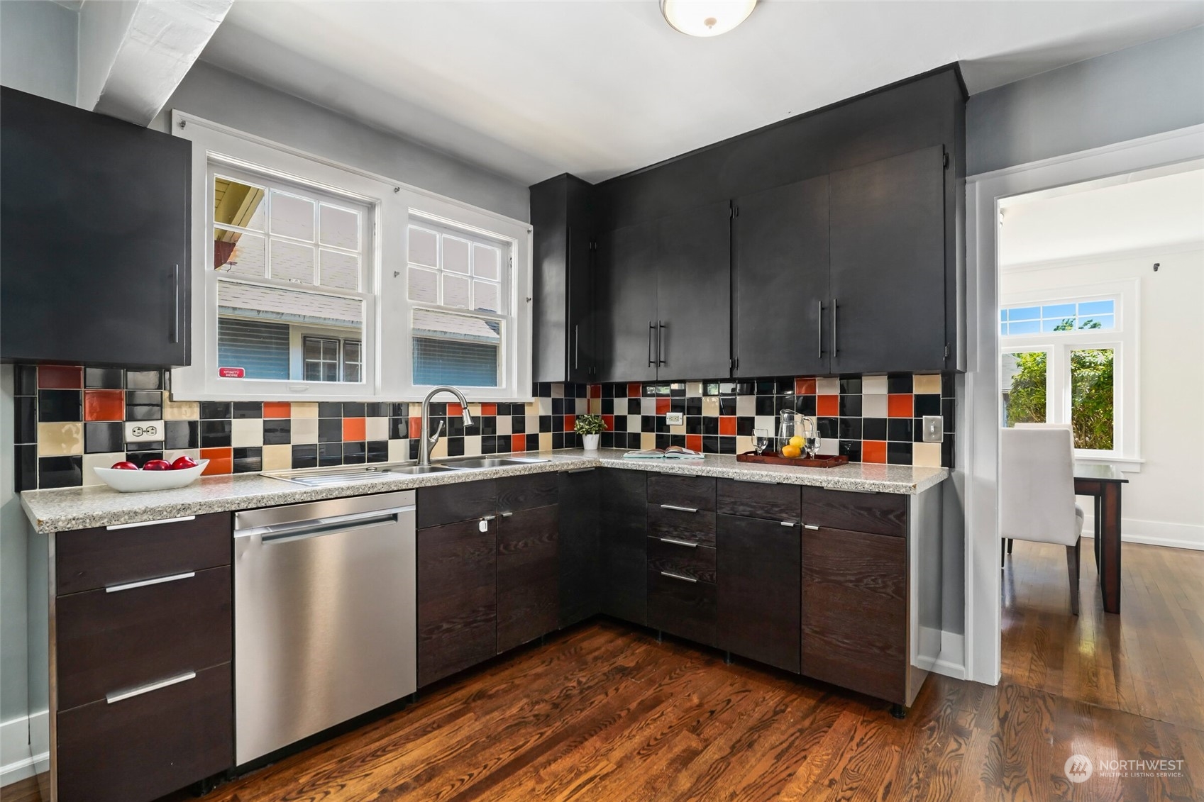 221 Wells Avenue North Renton, WA 98057 - Photo 11 of 28